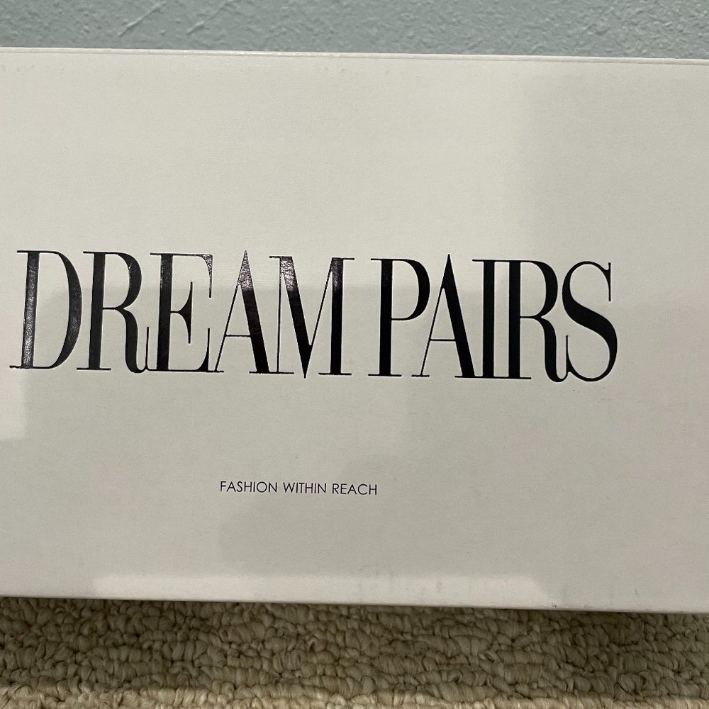 Mila nude suede pump